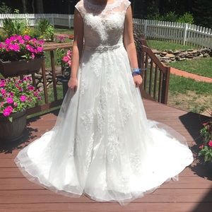 Wedding Dress - Never Worn